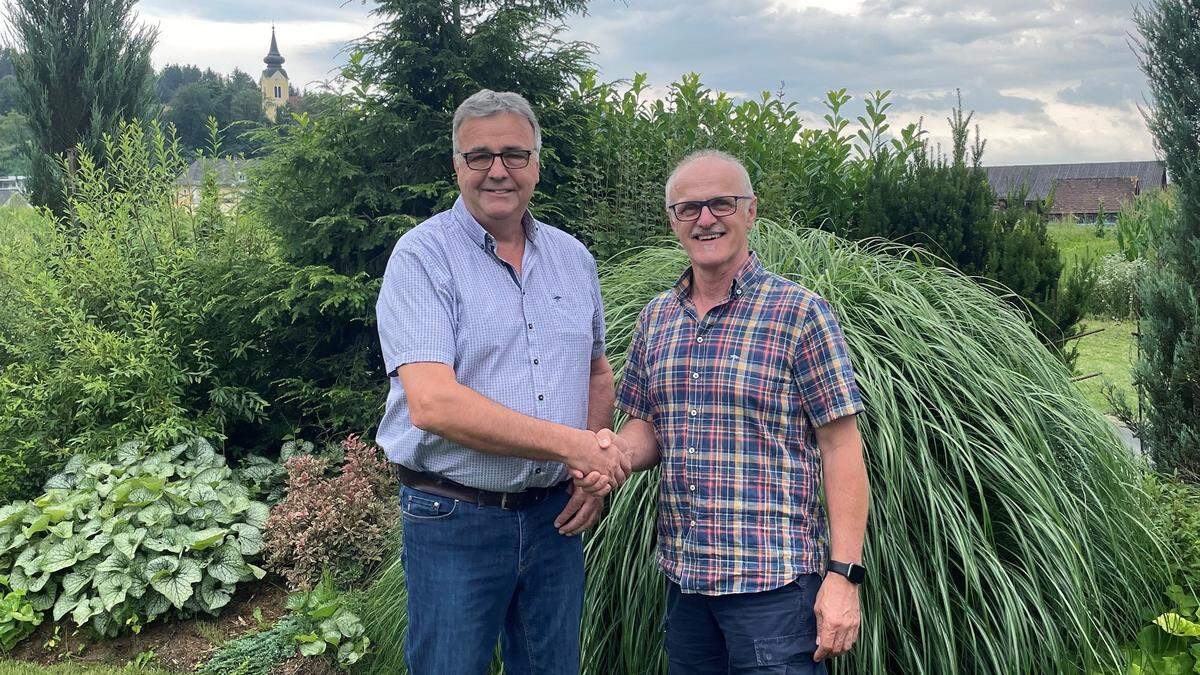 Der pensionierte Helmut Zirngast (links) mit dem neuen Leiter Günter Hafner (rechts)