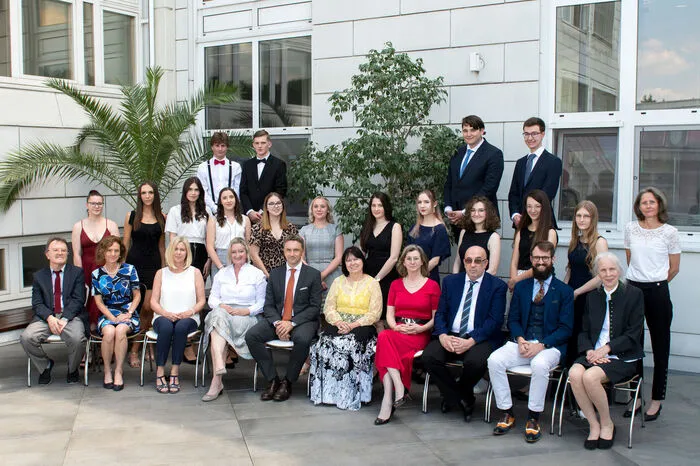 Die 3A-Klasse der HAK/HAS Leibnitz: Ausgezeichneter Erfolg: Raphael Hadler, Jennifer Nudl. Guter Erfolg: Anna Koseak. Bestanden: Raphael Karner, Fabienne Kern, Celina Koineg, Lausa Koineg, Julia Micevic, Christian Mörth, Nino Pejanovic, Julia Perko, Fabrizio Pfeifer, Aileen Scavnicar, Nadja Schauer, Alina Schneeberger, Denise Schreiner und Sarah Tatzer.