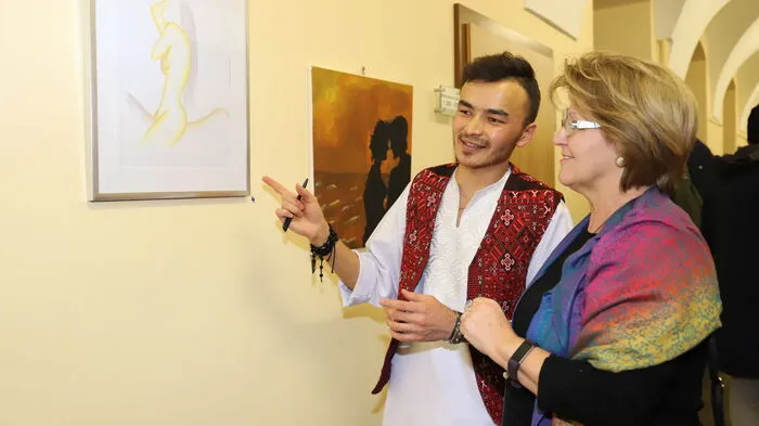 Vor drei Jahren ist der mittlerweile 18-jährige Nasim Alizadeh aus seiner Heimat Afghanistan geflüchtet.
