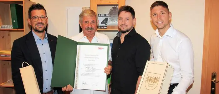 v.l.: WKO-Regionalstellenleiter Lukas Kalcher, Gerald Guggi, Regionalstellenobmann-Stellvertreter Georg Reschen, Bürgermeister Lukas Vogl