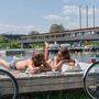 Sonnenliegen mit Strandfeeling an der Mur: Der Stadtstrand beim Puchsteg erfreut sich höchster Beliebtheit