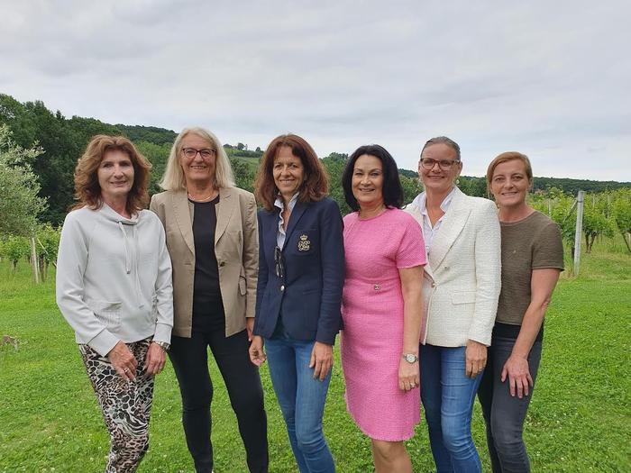 Der neue Vorstand: Barbara Janscher, Rosemarie Höller, Michaela Künzel-Painsipp, Diana Lutterschmied, Bettina Habel und Karin Kröpfel (v.l.) 