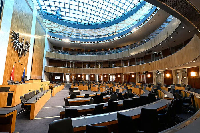 28 Meter Durchmesser hat die Glaskuppel, die seit dem Umbau ein Highlight des Hauses am Ring ist