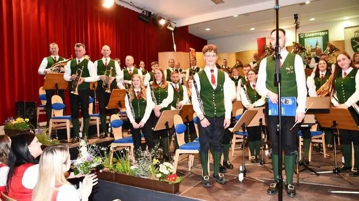 Der Musikverein Winklern-Oberwölz „D‘Hinteregger“ vermittelte am Samstag und Sonntag Frühlingsstimmung – und zwar mit ihrem traditionellen Frühlingskonzert im Festsaal der Musikmittelschule.