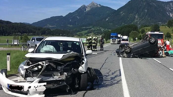 Autos kollidierten