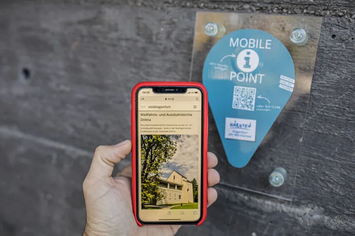 Informationen zur Wallfahrtskirche sind via QR-Code abrufbar.
