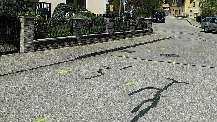 Hier fiel der Zweijährige aus dem Auto des Großvaters.