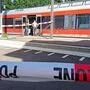 Der gestoppte Zug im Bahnhof Salez
