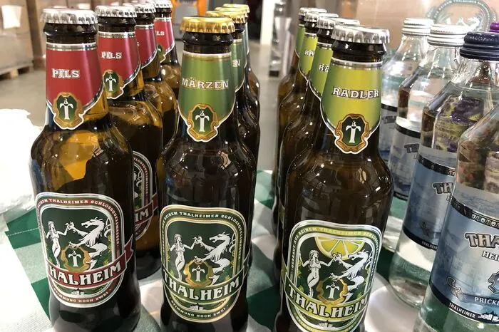 Gebraut und abgefüllt wird in Thalheim (Bezirk Murtal)
