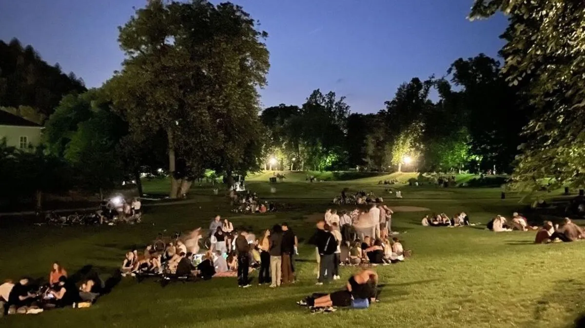 Am Mittwoch bildeten sich im Stadtpark Gruppen von 10-20 Leuten, statt einer großen Horde.