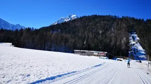 In Ratece wurde mit 8000 Kubikmetern eine Loipe gespurt. Über den weiteren Ausbau der Strecke laufen Gespräche