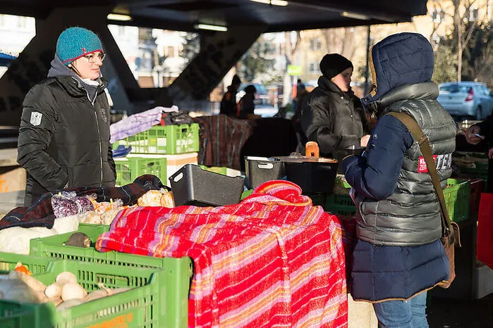 Monika Pretter-Riegler: "Super wäre am Hofbauermarkt eine Verglasung wegen dem Wetter, denn auch im Sommer ist es hier in der Früh sehr kalt.“
