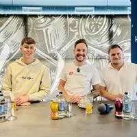 Michael Tautscher, Dominik Schablas und Matthias „Cheesy“ Göth bei der Pressekonferenz in der Ringrast in Spielberg