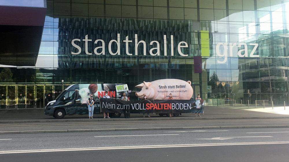 VGT-Protestaktion am Mittwochvormittag vor der Grazer Stadthalle