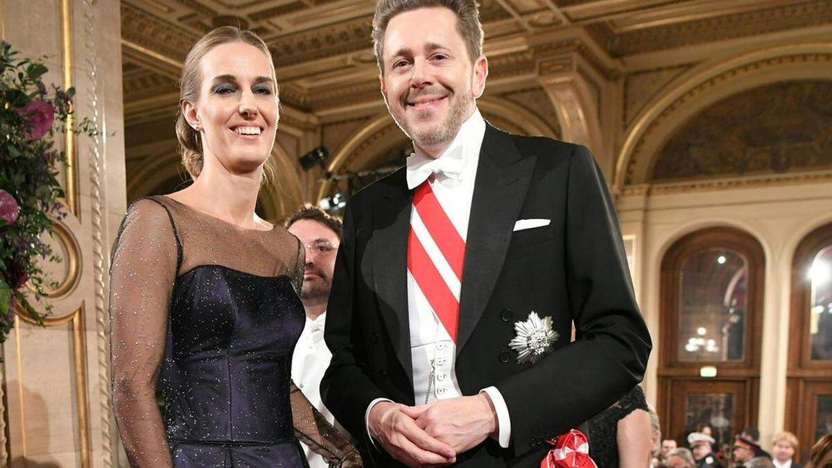 Der Präsident der Österreichischen Wirtschaftskammer, Harald Mahrer mit Gattin Andrea Samonigg-Mahrer am 64. Opernball