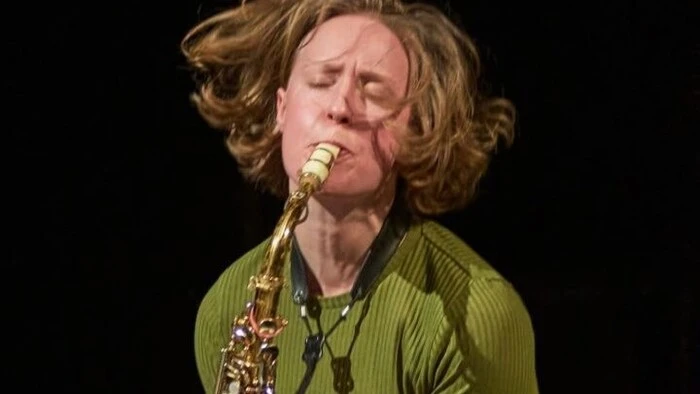 Die dänische Saxofonistin Signe Emmeluth