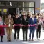 Gesellschafter Harald Gebetsroither, Burgherr Emanuel Liechtenstein, Landtagsabgeordneter Franz Fartek, Thermen- & Vulkanland Steiermark Obfrau Sonja Skalnik, Manfred Reisenhofer und Architekt Florian Müller durchschnitten gemeinsam das Band