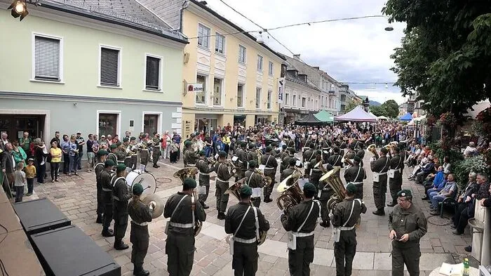 Die Militärmusik Oberösterreich eröffnete die "Lange Nacht"