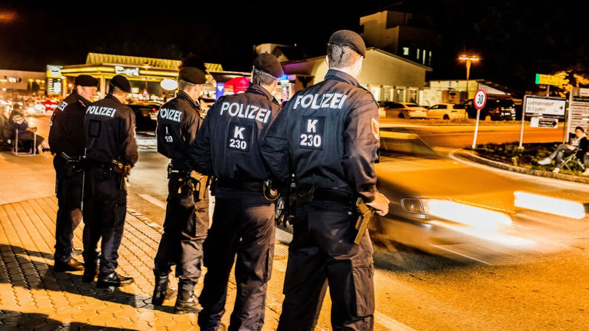Experten sind sich einig: Die Polizeipräsenz verhindert noch mehr Lärm und Exzesse