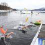 Obwohl das offizielle Neujahrsschwimmen in Velden heuer abgesagt wurde, fanden sich am Neujahrstag einige wenige Schwimmer in der Westbucht ein