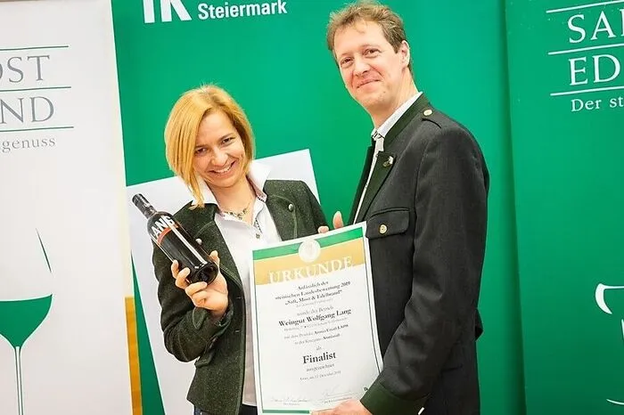 Zu den Finalisten zählt auch der Aronia-Ursaft LA098 des Weinguts Wolfgang Lang vom Hoferberg in der Gemeinde Feistritztal.