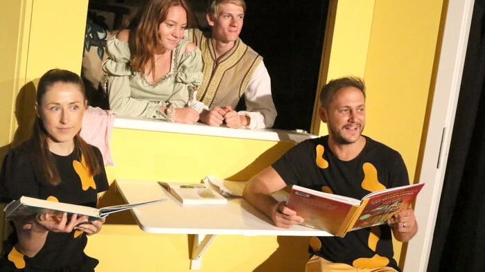 Eines gleich vorweg: Anlässlich des Märchentheaters der Friesacher Burghofspiele gab es am Sonntagabend für die Schauspieler viel Beifall, ging doch im örtlichen Stadtsaal die Premiere des Stücks „Es war einmal…“ über die Bühne. 