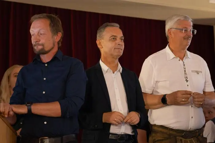 Mit dabei waren Landtagsabgeordneter Wolfgang Dolesch und Bürgermeister Josef Pfeifer, die den Nachwuchstalenten persönlich gratulierten.