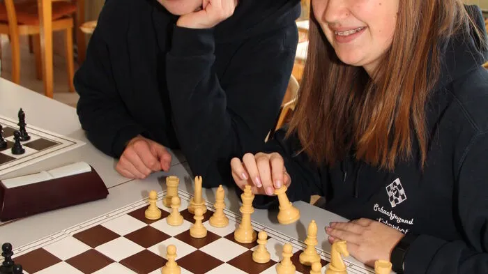 Seit 67 Jahren wird in Fohnsdorf auf Vereinsebene Schach gespielt. Jung und alt treffen sich einmal pro Woche in der Hauptstraße 16.