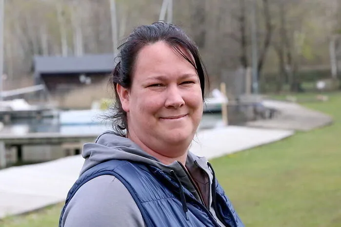 Stefanie Telsnig, 35, Kellnerin, St. Peter: Als Kellnerin freue ich mich besonders wieder auf das Arbeiten, bin ich doch schon Monate zu Hause. Ab Mitte Mai wird das Leben einfach wieder bunter. Man trifft wieder Leute, die einem sicherlich interessante Geschichten vom Lockdown erzählen werden. Auch die Sehnsucht nach den Großeltern ist schon groß. Aber eines vermisse ich derzeit besonders: Die Thermen, die ich gerne mit meinem Begleiter aufgesucht habe.
