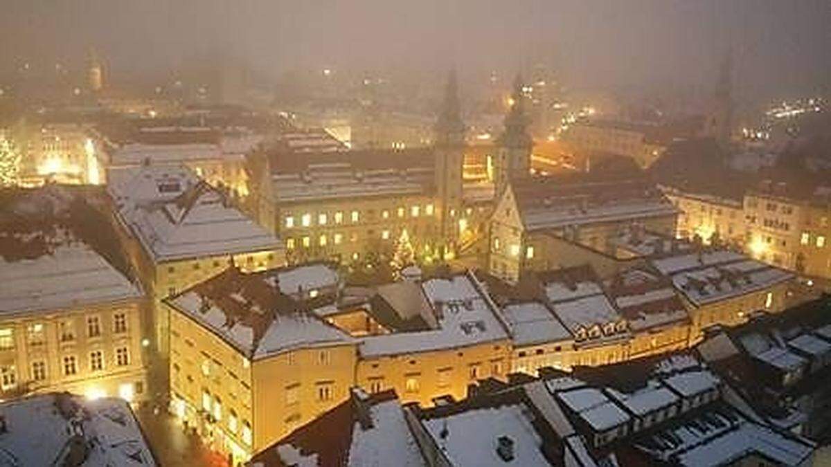 Der Blick auf Klagenfurt bei Nacht ist zu Silvester besonders beeindruckend