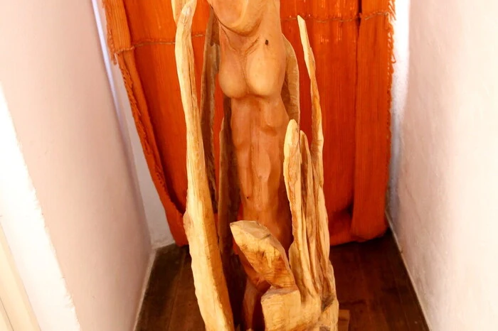 So geht es dem Kunstschaffenden in erster Linie nicht um den Verkauf seiner Werke, sondern die Begegnungen mit guten Freunden stehen im Vordergrund. 
