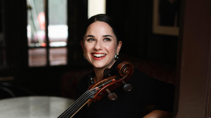 Cellistin Dorttya Standi