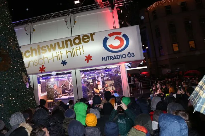 Ö3 Weihnachtswunder in Villach am Hans Gasser Platz, Konzert Pizzera und Jaus