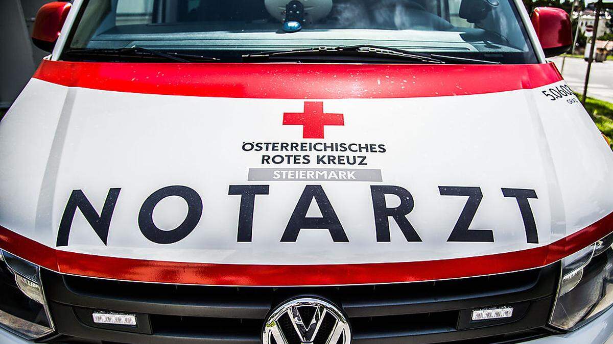 Auch der Notarzt konnte nicht mehr helfen - der Biker starb bei dem Unfall