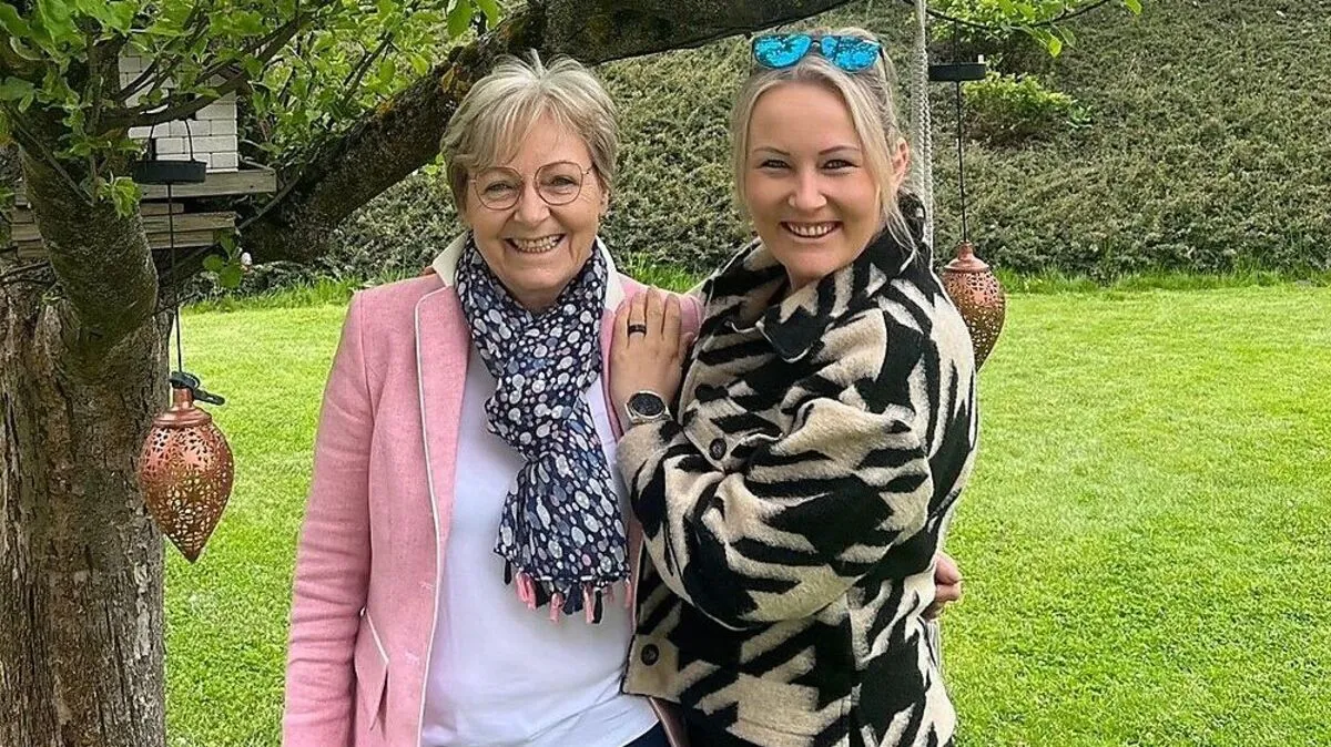 Tamara Tippler (rechts) mit Mama Veronika