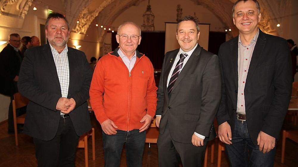 Johann Berger, Ferdinand Haas, Johann Schirnhofer und Günter Golec bei der Gemeinderatsitzung
