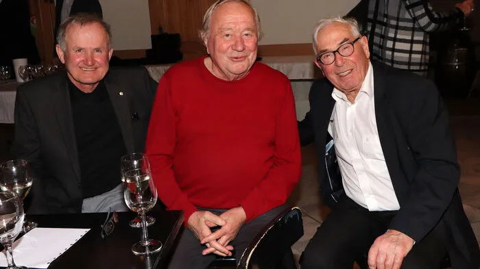 Am Foto von links: Lions Präsident Hans Pucher-Pacher, der Buchautor Reinhard P. Gruber und "Kulturanwalt" Werner Mosing.