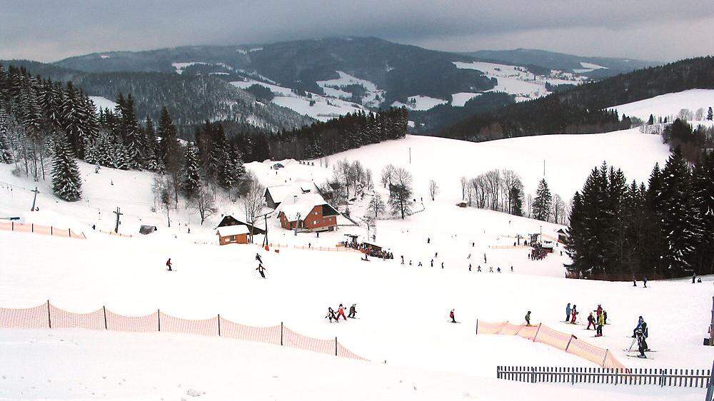 Der Unfall ereignete sich im Skigebiet St. Jakob im Walde (Archivbild)