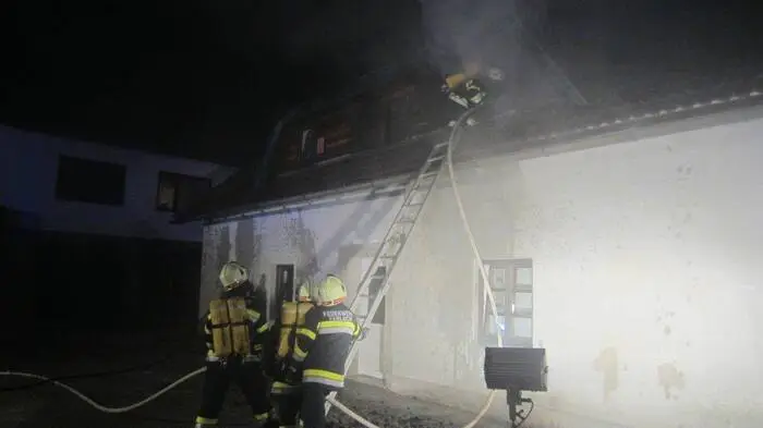 Am Montag in den frühen Morgenstunden kam es in Strau in der Gemeinde Ferlach zu einem Brand.