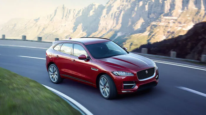 Der Jaguar F-Pace kommt mit neuem Benzinmotor