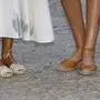 Ob zum Schnüren, Reinschlüpfen oder mit Verschluss, Espadrilles gibt es in vielen Ausführungen - die spanischen Royals setzen auf das sommerliche Schuhwerk