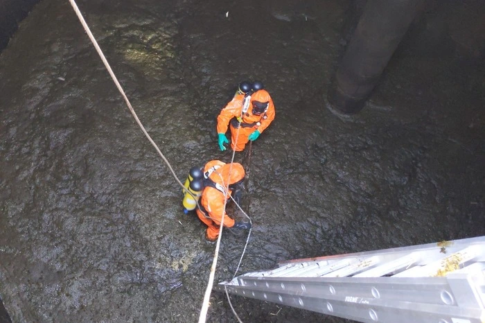 Bereits in der Nacht wurden 400 Kubikmeter Gülle abgepumpt.
