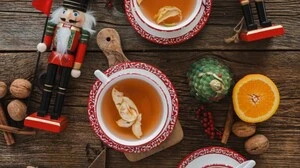 Apfelpunsch verfeinert mit Orangensaft und Zimt: purer Weihnachtszauber