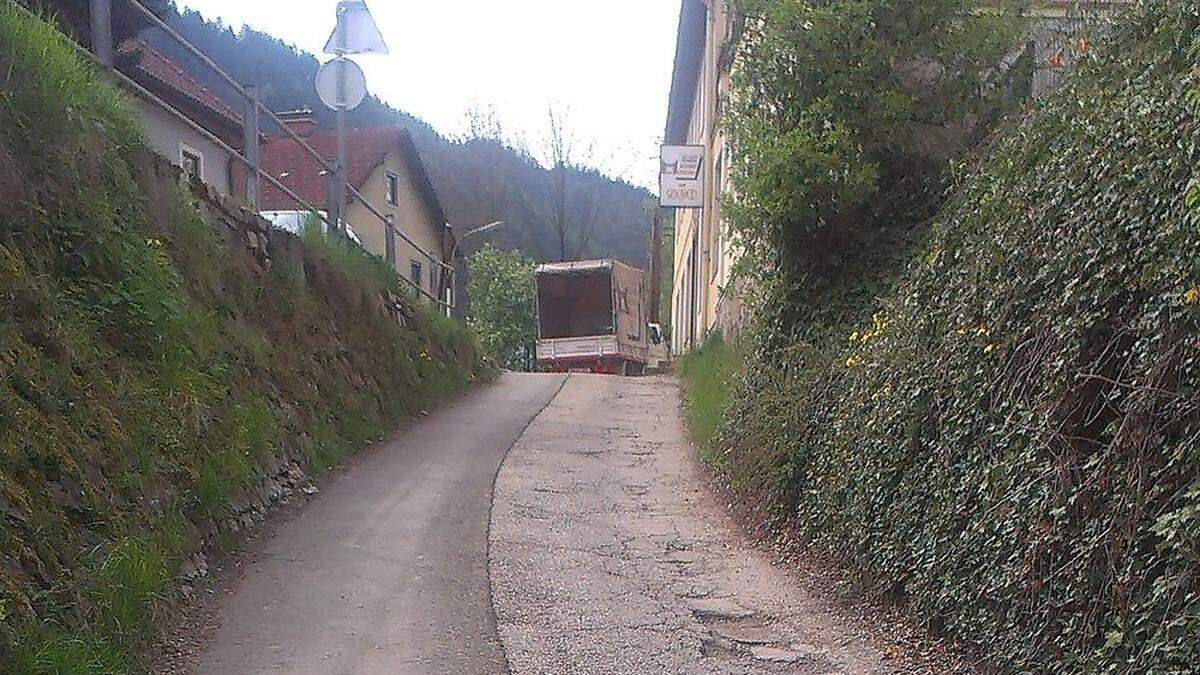 Zum Teil sind die Gemeindestraßen in keinem guten Zustand