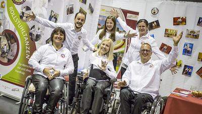 Das Team des Rollstuhl-Tanzvereines