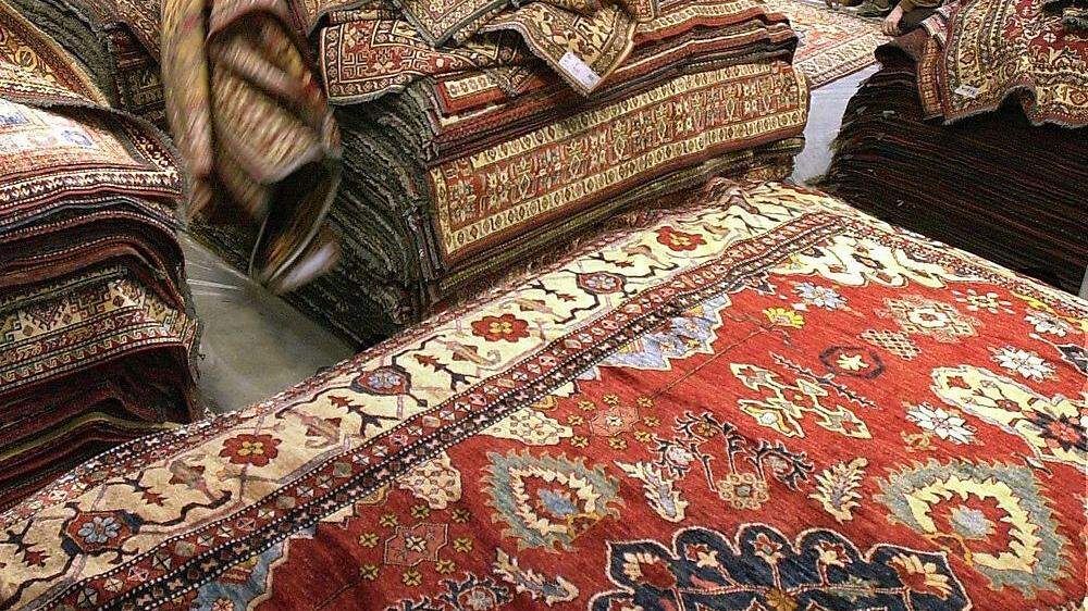 Haustür-Händler verkaufen Teppiche unter falschem Namen