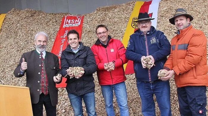 Von links: Josef Ruthardt, Josef Rattenberger, Bauleiter Eduard Guggenberger, Entsorger Adolf Gojer, Heizwart Bernhard Knapp