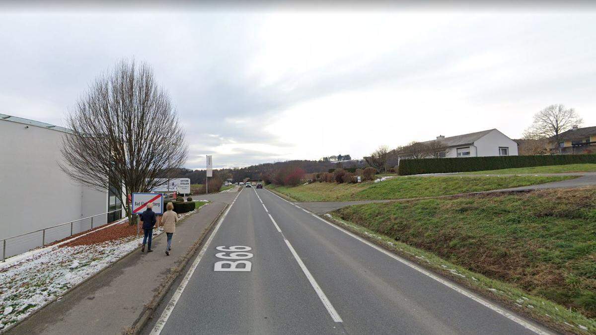 Auf der B 66 von Bad Gleichenberg kommend Richtung Gniebing kam es zum Unfall