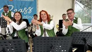 Brass Frühschoppen im historischen Schloss Tabor in Neuhaus am Klausenbach