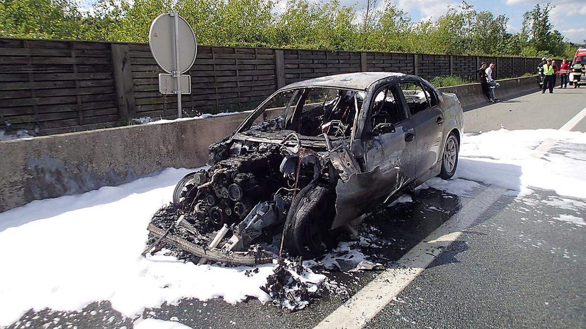 Das ausgebrannte Auto